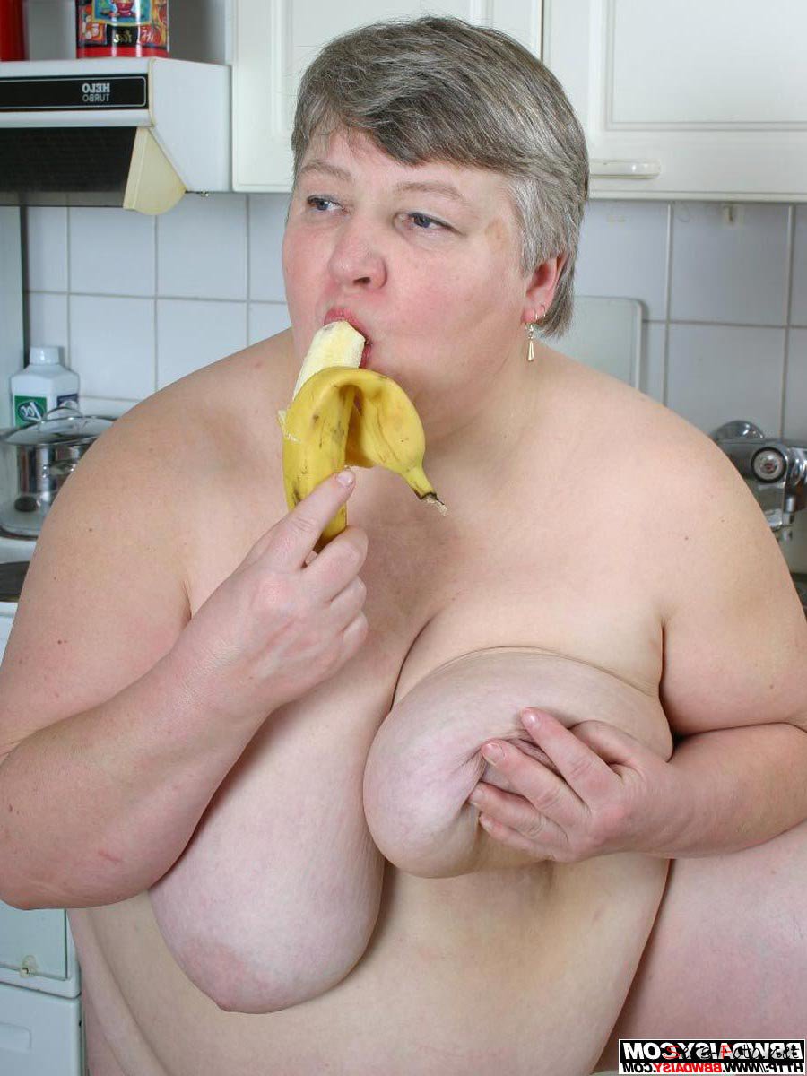 Толстая Старуха Развлекается С Бананом (26 Фото)